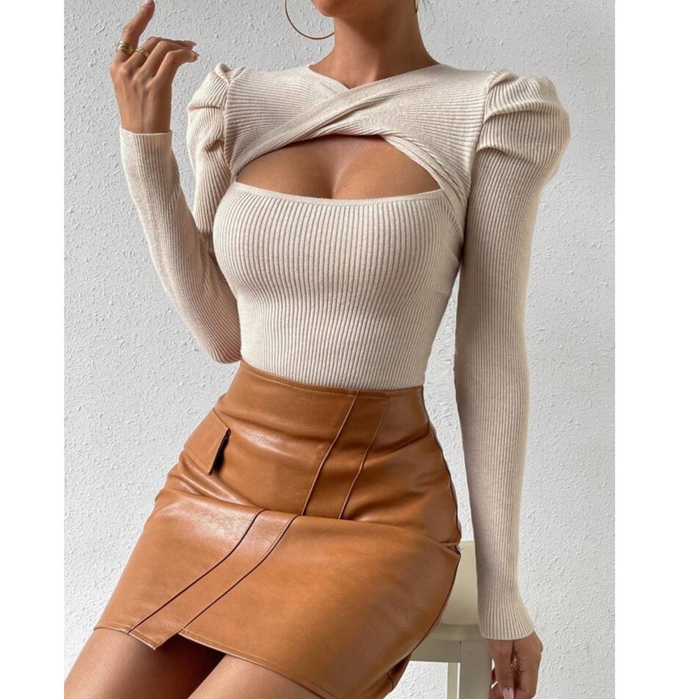 Gigot Sleeve Knit Top ❤️